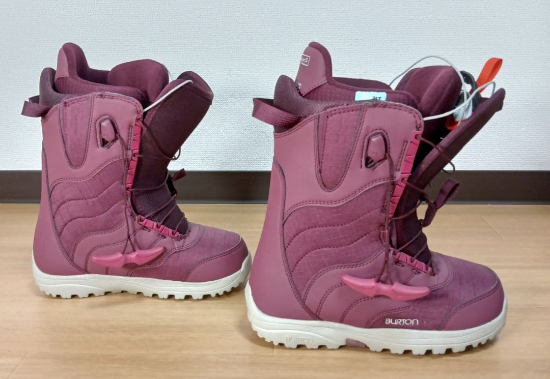 BURTON MINT-ASIAN　FIT 22.5cm【美品】