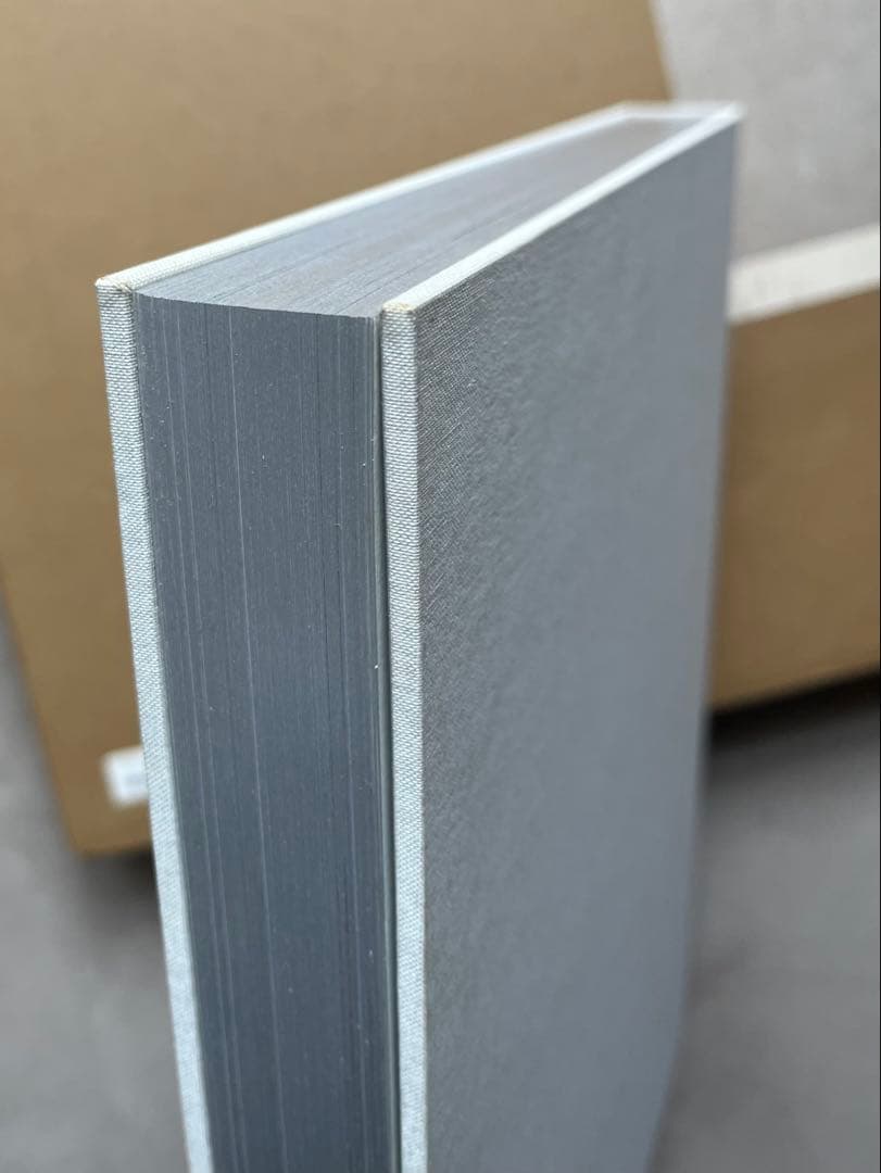 Designed by Apple in california 書籍（小）