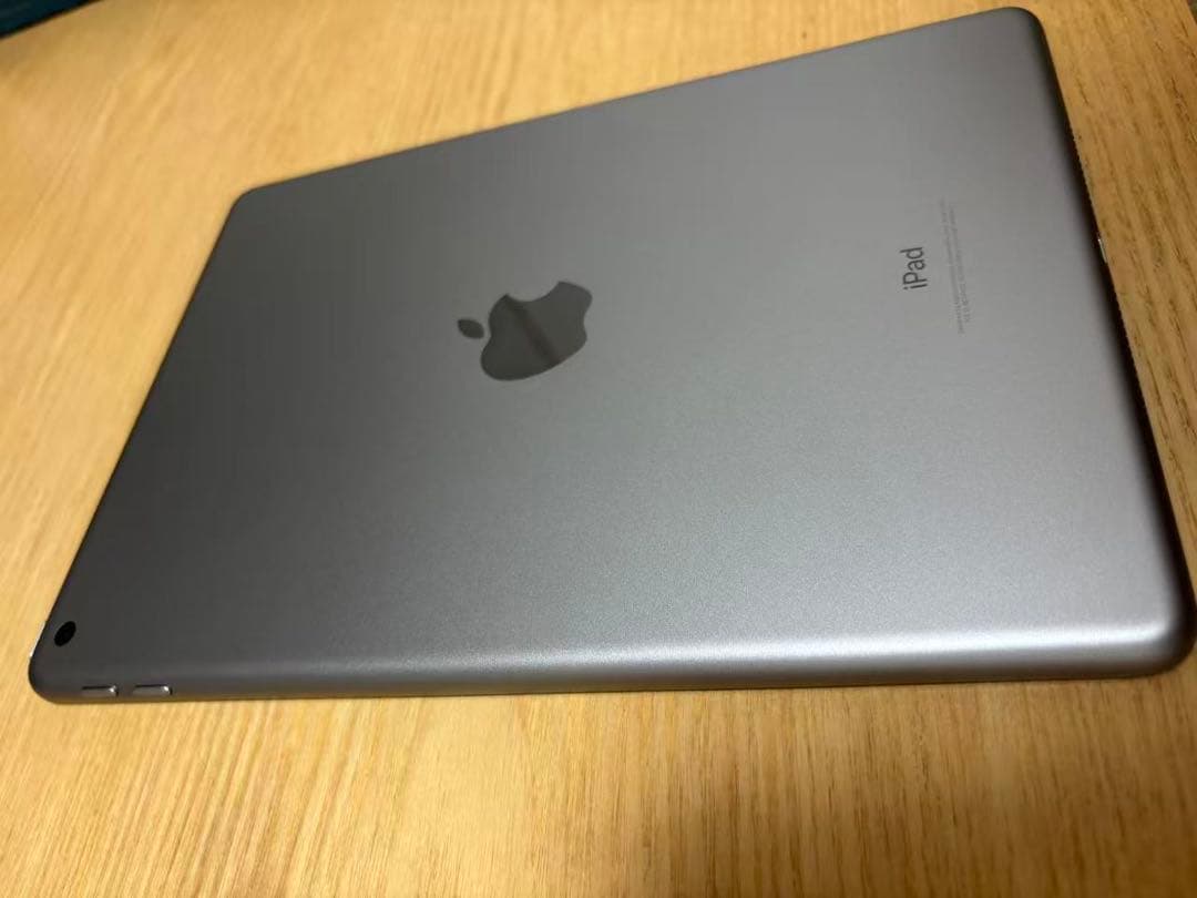 Apple iPad (第5世代) 32GB ブラック