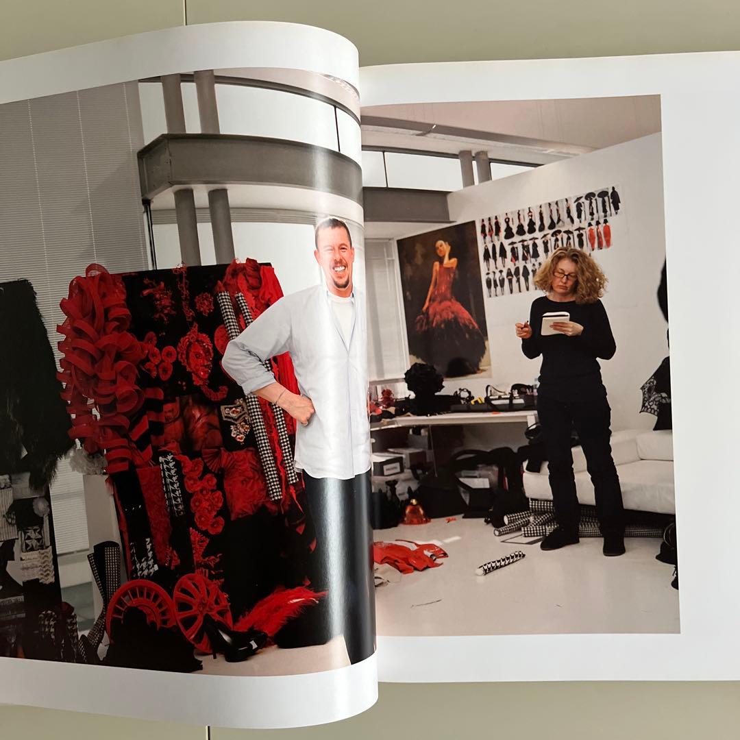 アート・デザイン・音楽 ALEXANDER McQUEEN WORKING PROCESS