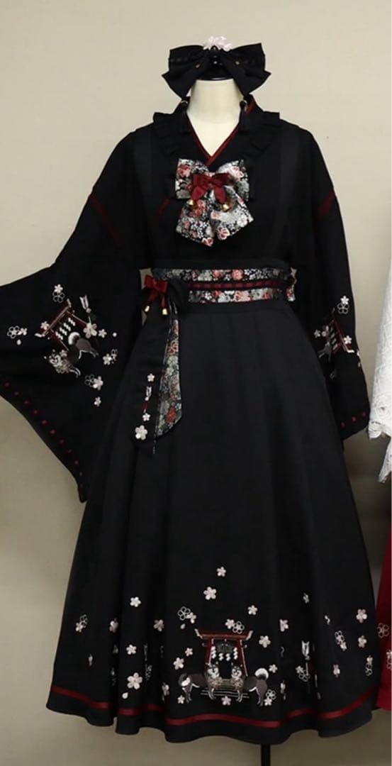 新品タグ付き Amavel アマベル 柴犬神社の春詣 ブラウス ロングスカート