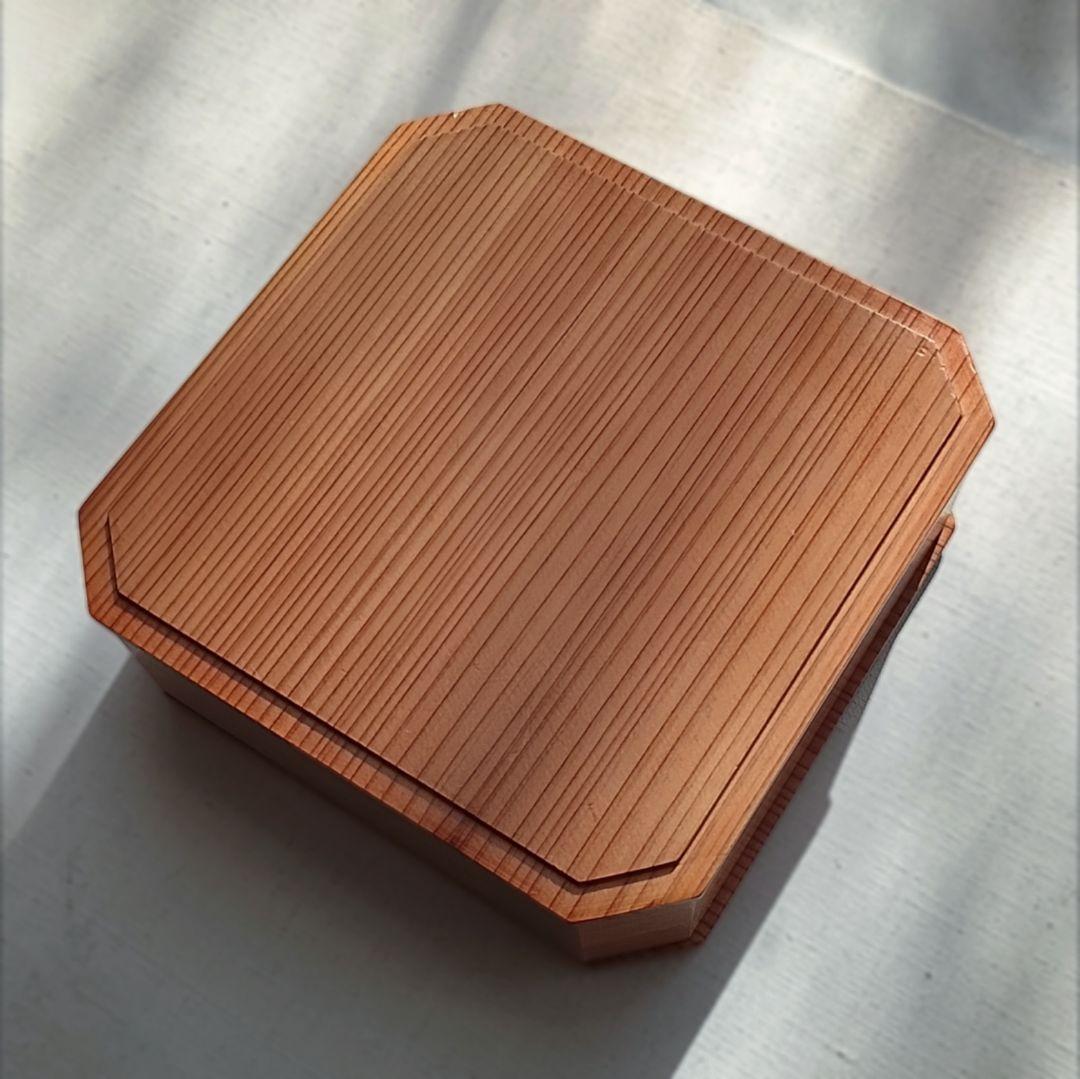 廃盤 隅切三段重 白木 秋田杉 菓子器 茶道具 中国茶 弁当箱 重箱