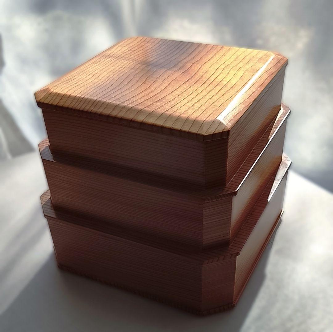 廃盤 隅切三段重 白木 秋田杉 菓子器 茶道具 中国茶 弁当箱 重箱