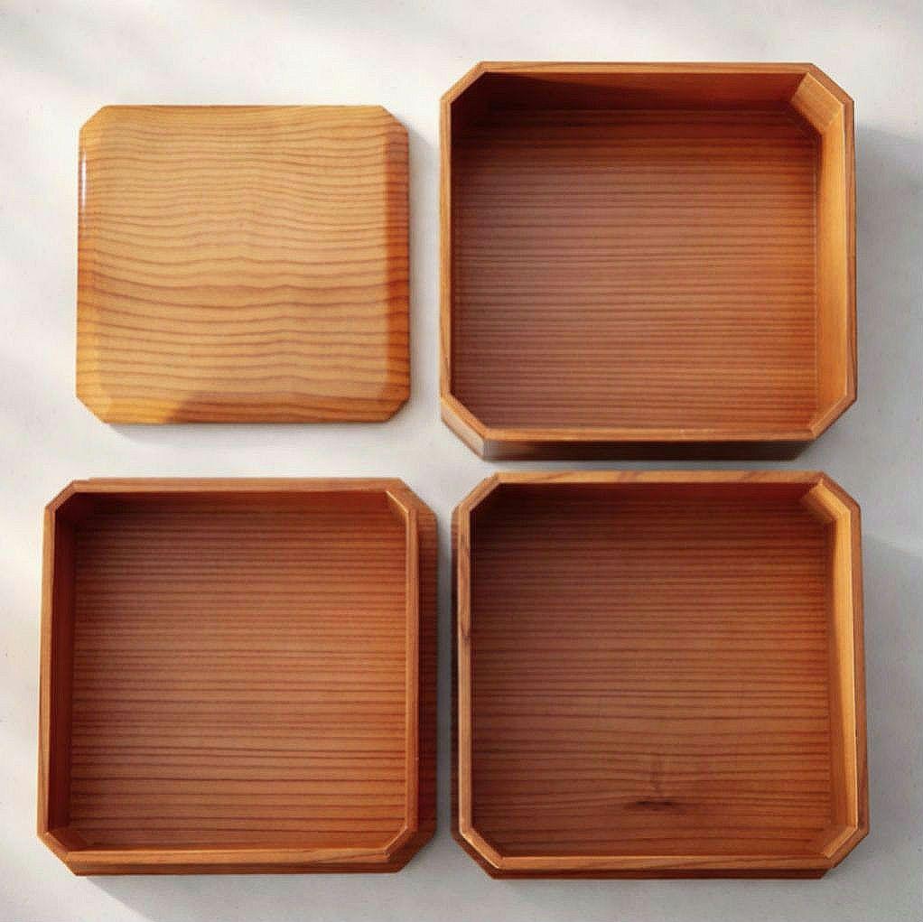 廃盤 隅切三段重 白木 秋田杉 菓子器 茶道具 中国茶 弁当箱 重箱