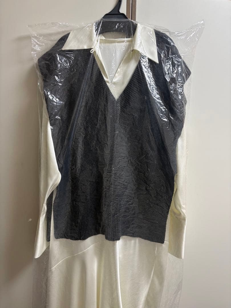 ワンピース KNIT VEST SET SATIN DRESS