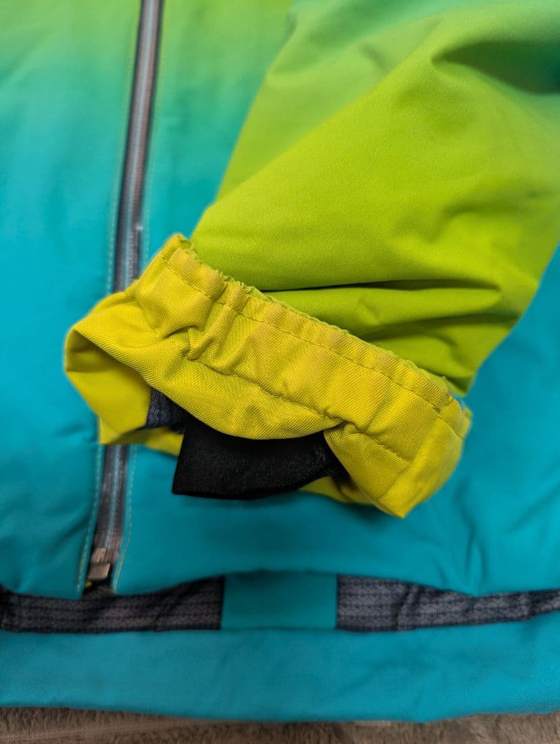 DESCENTE メンズLサイズ　スキーウェアセット（ジャケット＆パンツ）