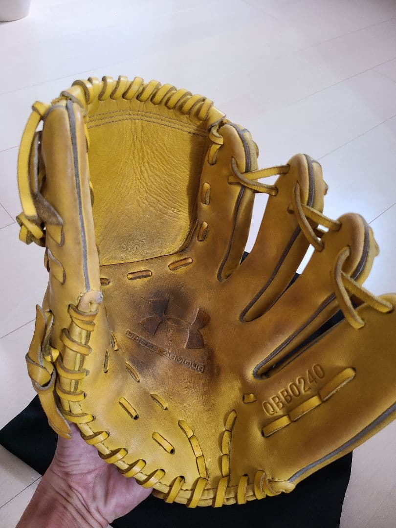 Under Armour TWLT 野球グローブ イエロー