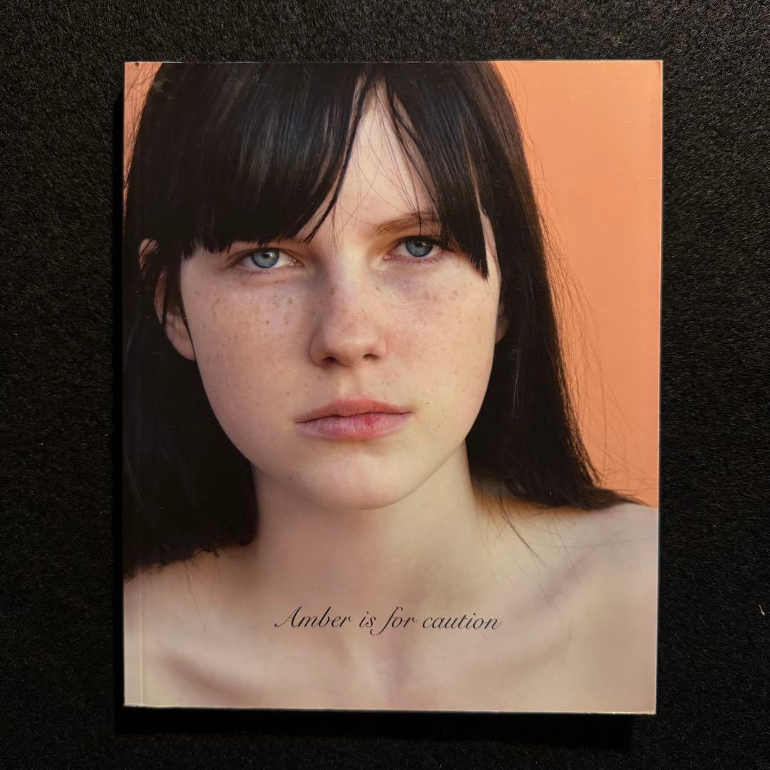 サイン本 Amber is for caution ヴァレリーフィリップス