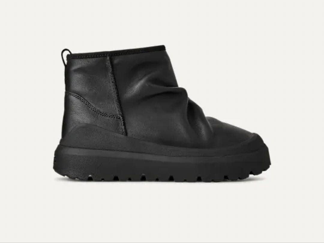 靴 UGG Heritage Utility Mini noir