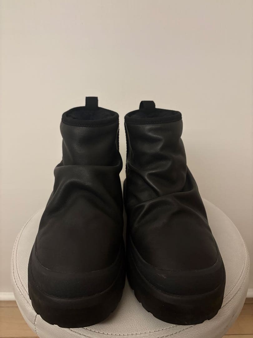 靴 UGG Heritage Utility Mini noir