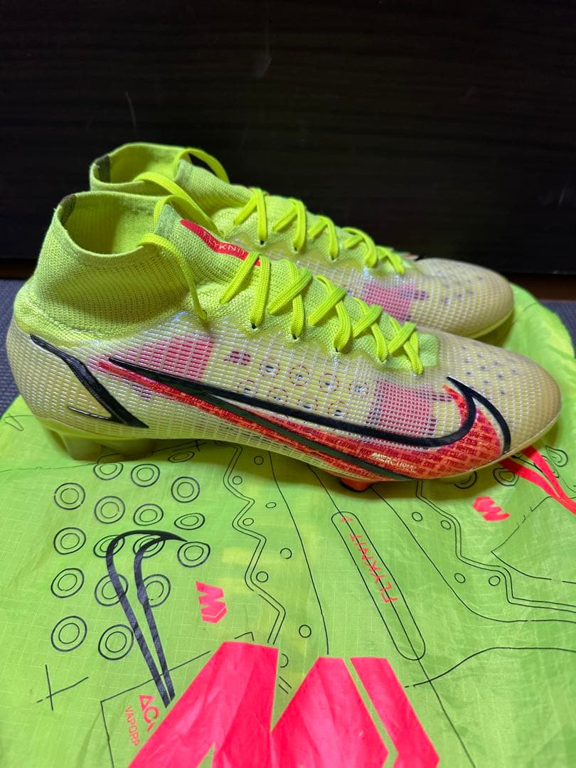 サッカースパイク ナイキマーキュリアルスーパーフライ8FG