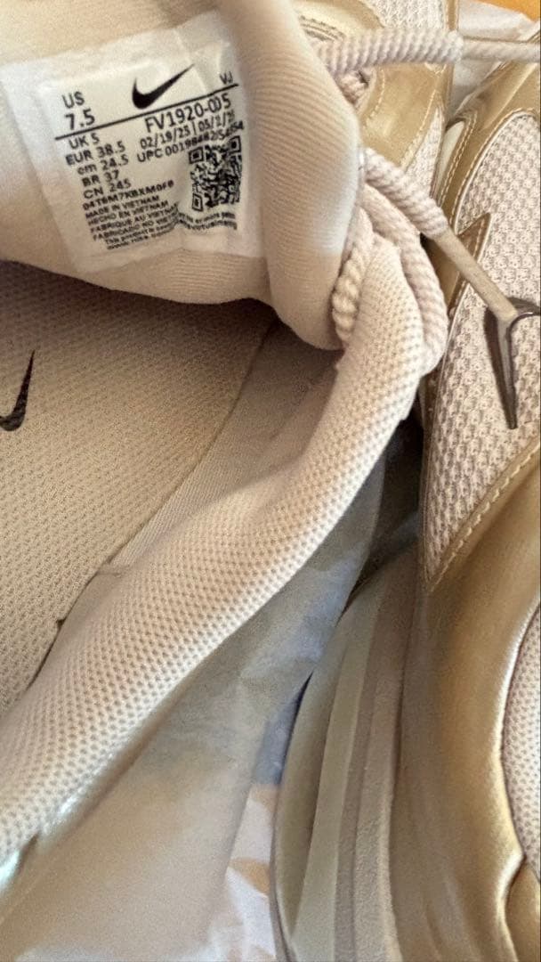 靴 NIKE AIR MAX MUSE