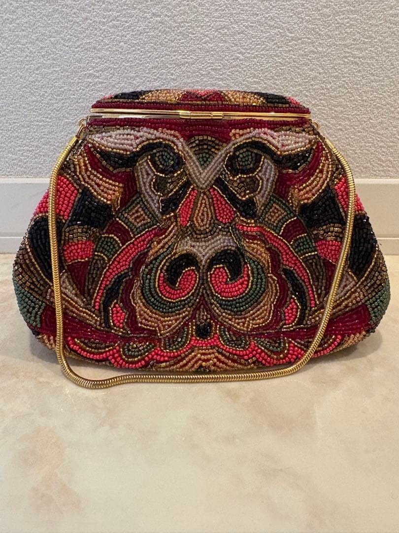 LUMY はしもと　　ビーズ装飾 フラワーモチーフ パーティーバッグ