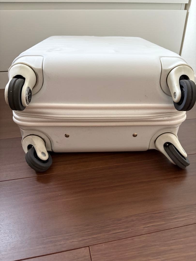 プロテカ　ホワイト　スーツケース　ロッカーサイズ22L