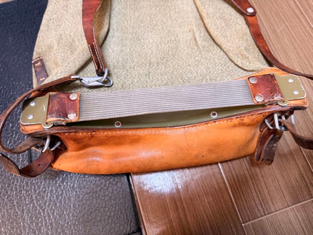 スイス軍 60年代 バックパック ヴィンテージ レザー リュック ミリタリー