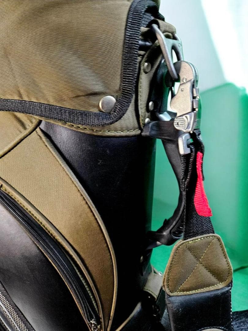 ちゃんKATSU超美品　　Oakley khaki高級タイプゴルフバッグ