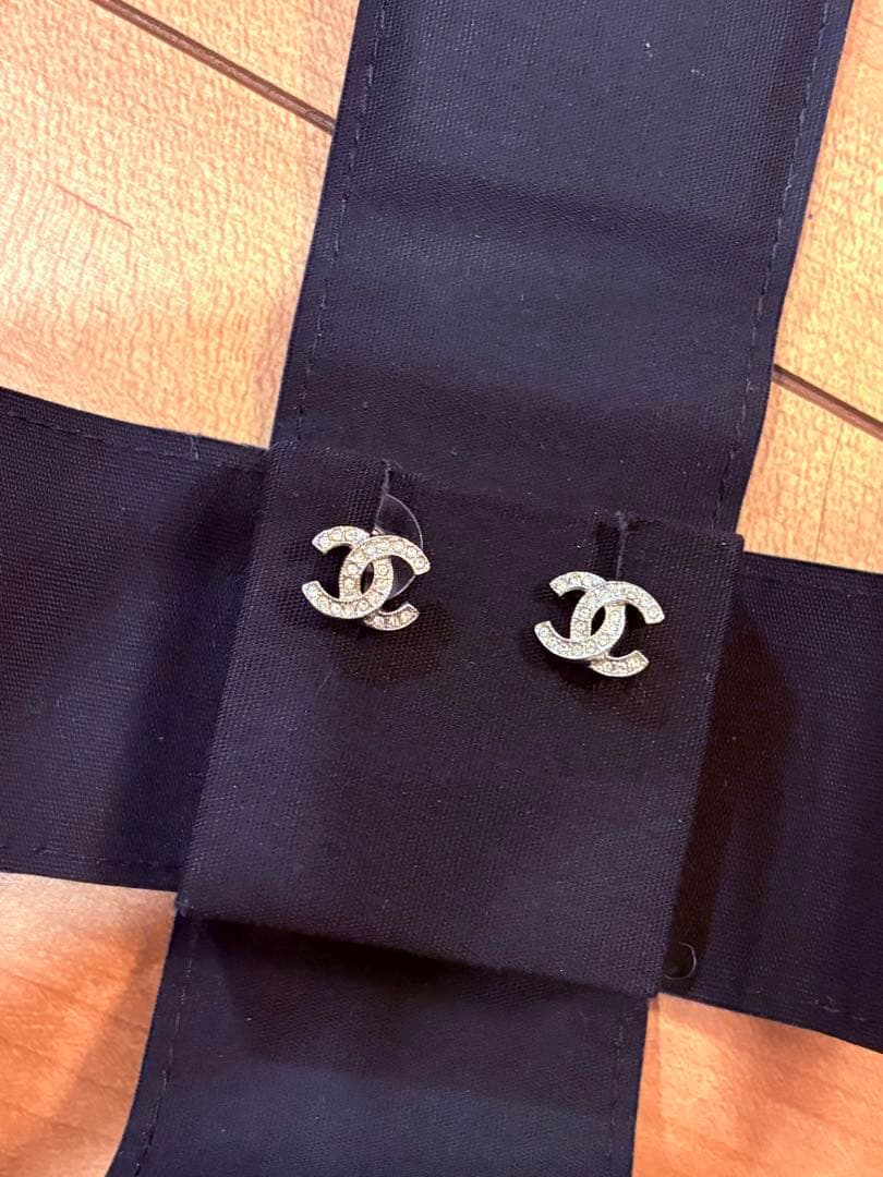 CHANEL CCロゴ　ピアス　イヤリング　2024年購入