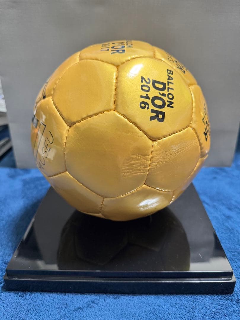⭐︎CR7 限定ロナウド直筆サイン入りボール⭐︎5号球