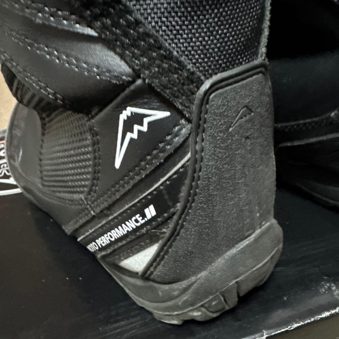 クシタニ　アドーネシューズ