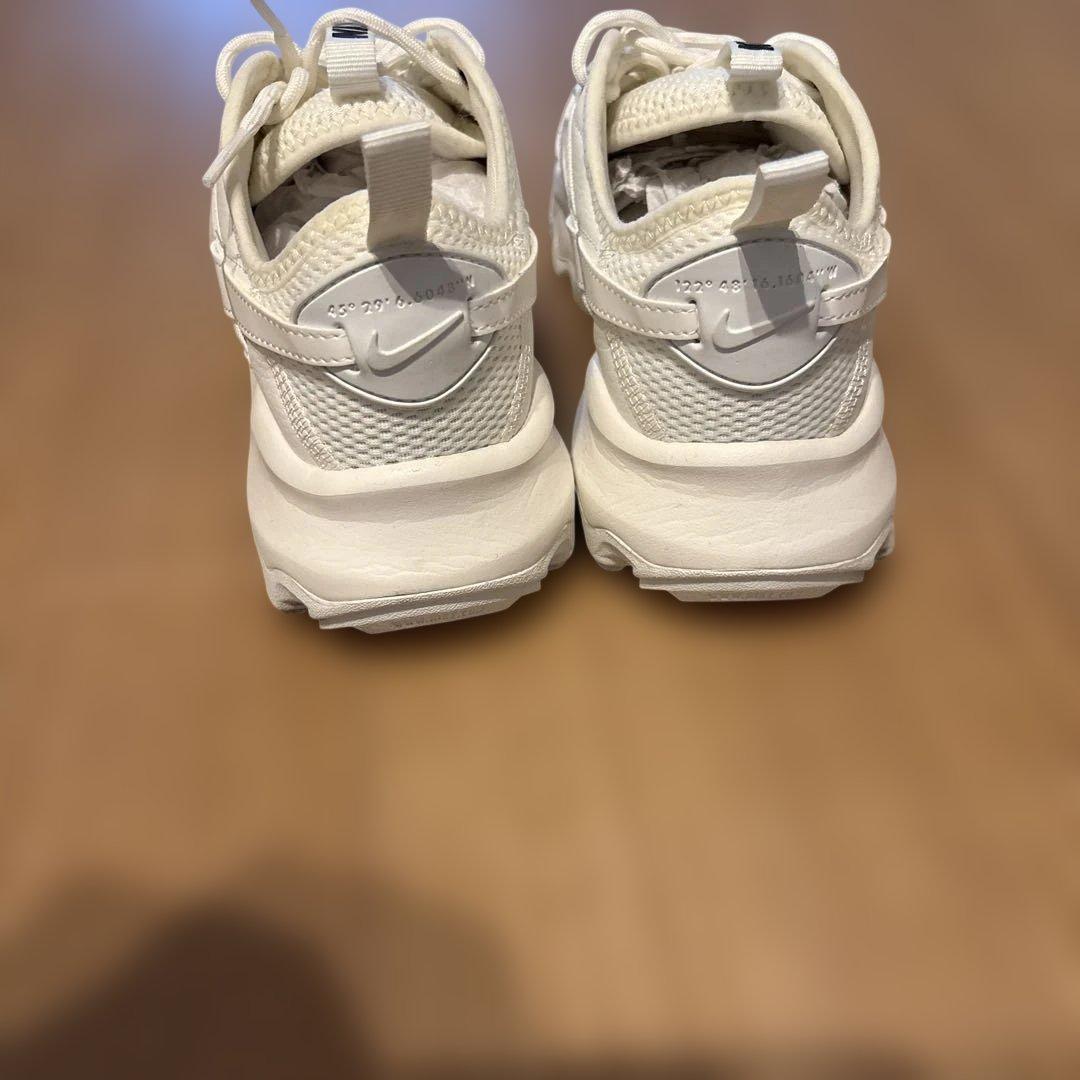 Nike ホワイト スニーカー tc7900