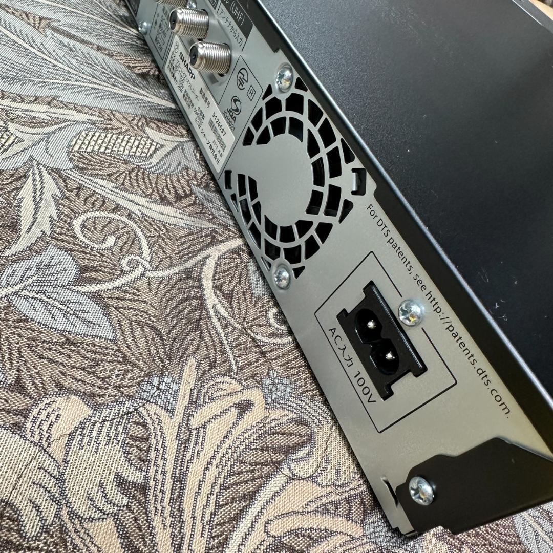 シャープ 1TB 3チューナー ブルーレイレコーダー BD-T1800