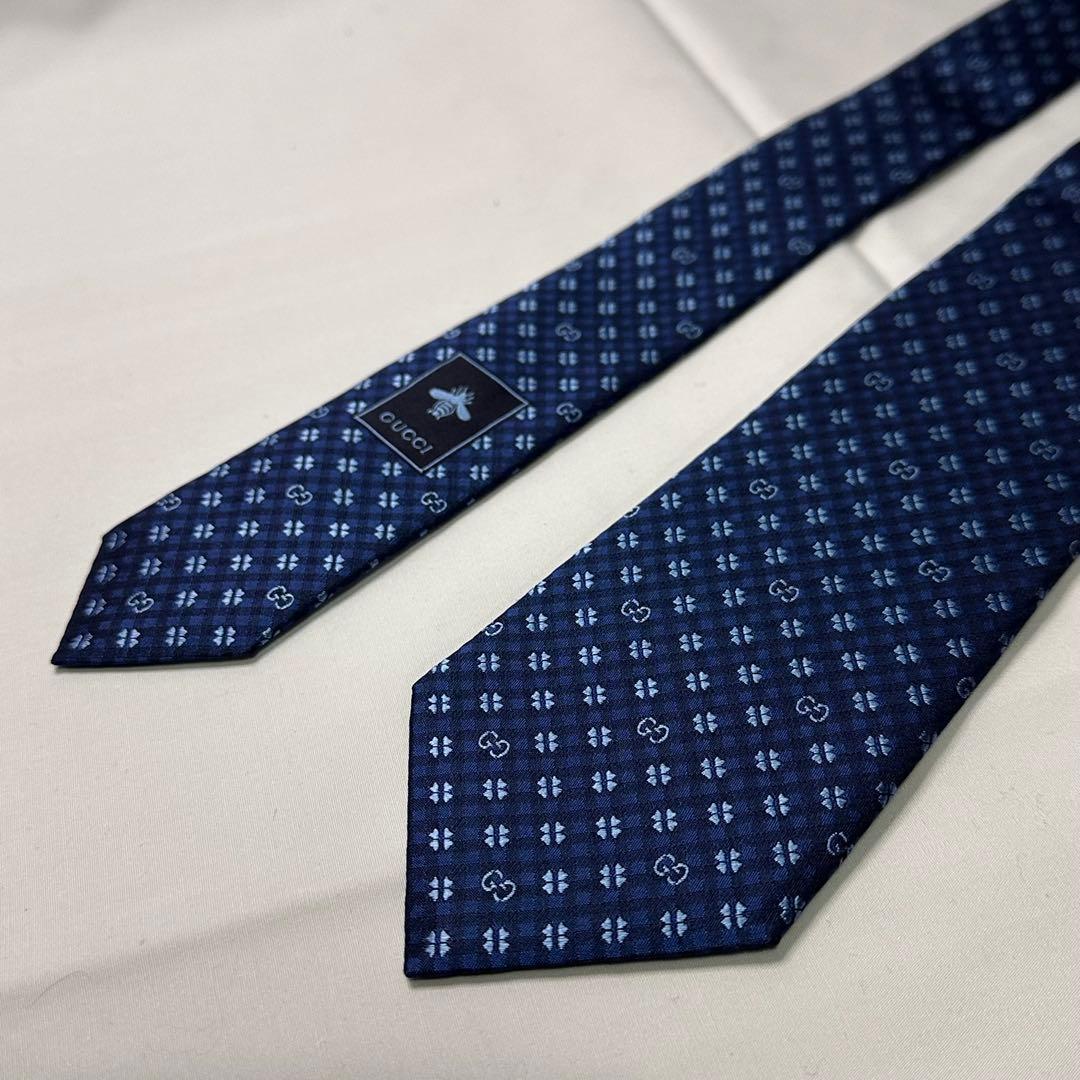 新品タグ付☆箱付☆グッチ☆ネクタイ☆ブルー☆ネイビー☆GG柄☆クローバー☆635