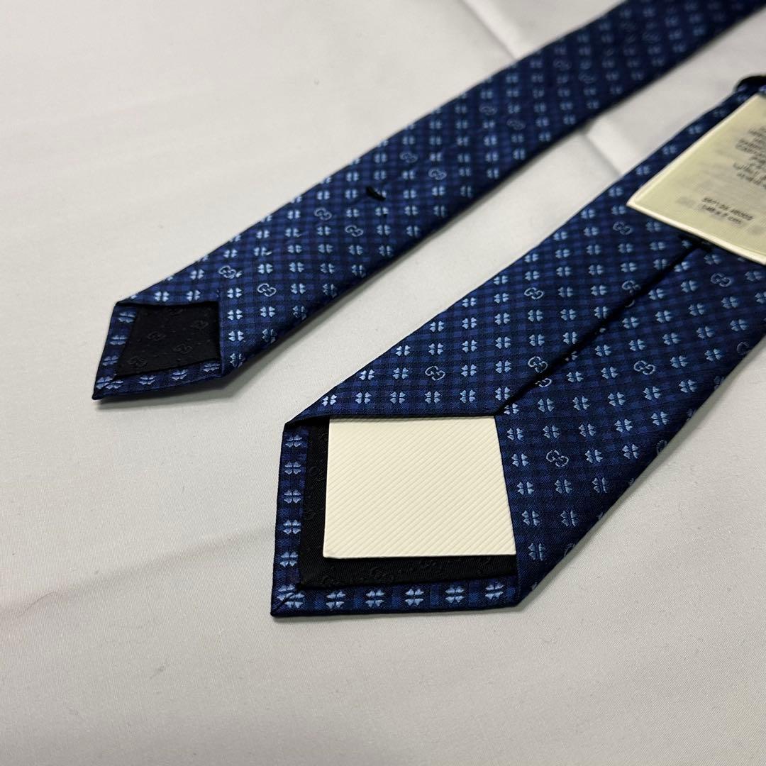 新品タグ付☆箱付☆グッチ☆ネクタイ☆ブルー☆ネイビー☆GG柄☆クローバー☆635
