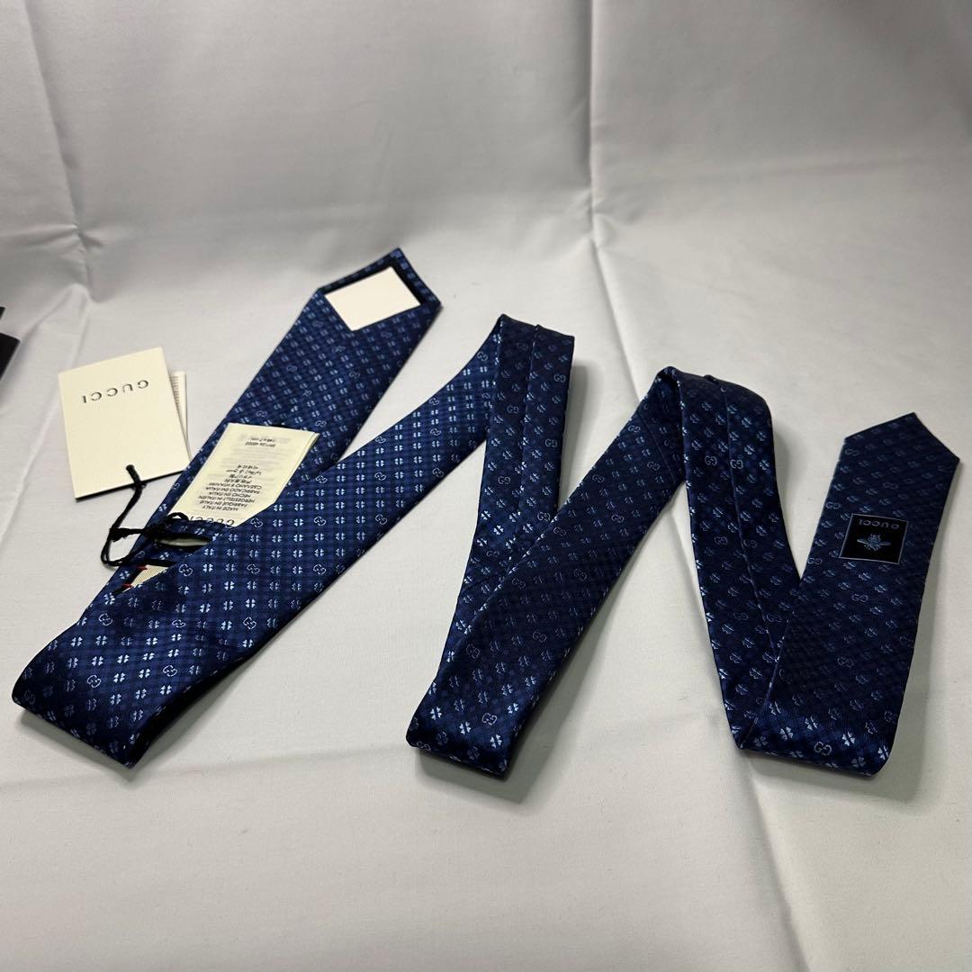 新品タグ付☆箱付☆グッチ☆ネクタイ☆ブルー☆ネイビー☆GG柄☆クローバー☆635