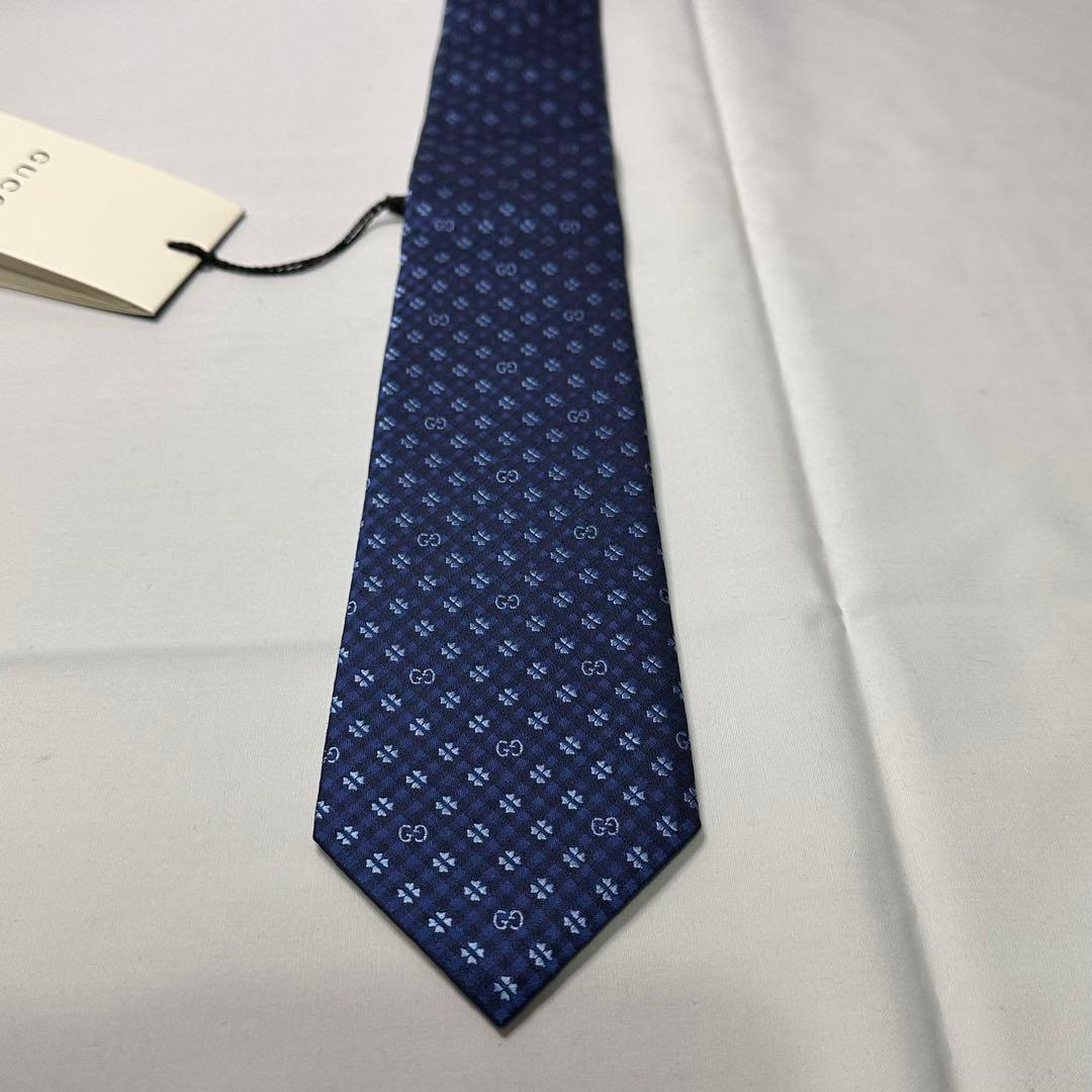 新品タグ付☆箱付☆グッチ☆ネクタイ☆ブルー☆ネイビー☆GG柄☆クローバー☆635