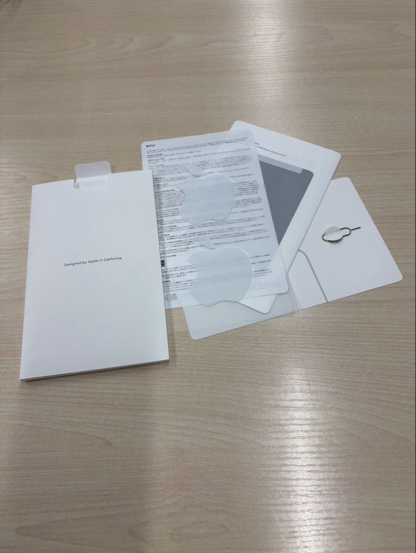 iPad 第9世代 256GB スペースグレイ MK4E3J／ドコモ解除SIM