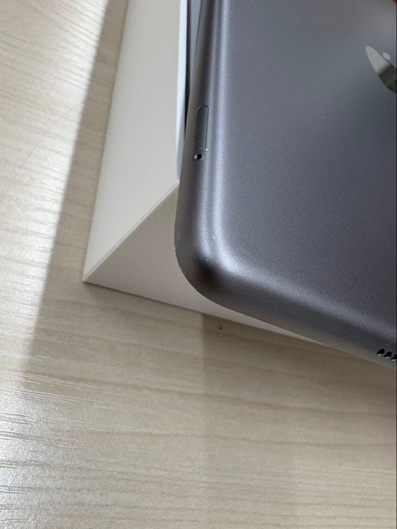 iPad 第9世代 256GB スペースグレイ MK4E3J／ドコモ解除SIM