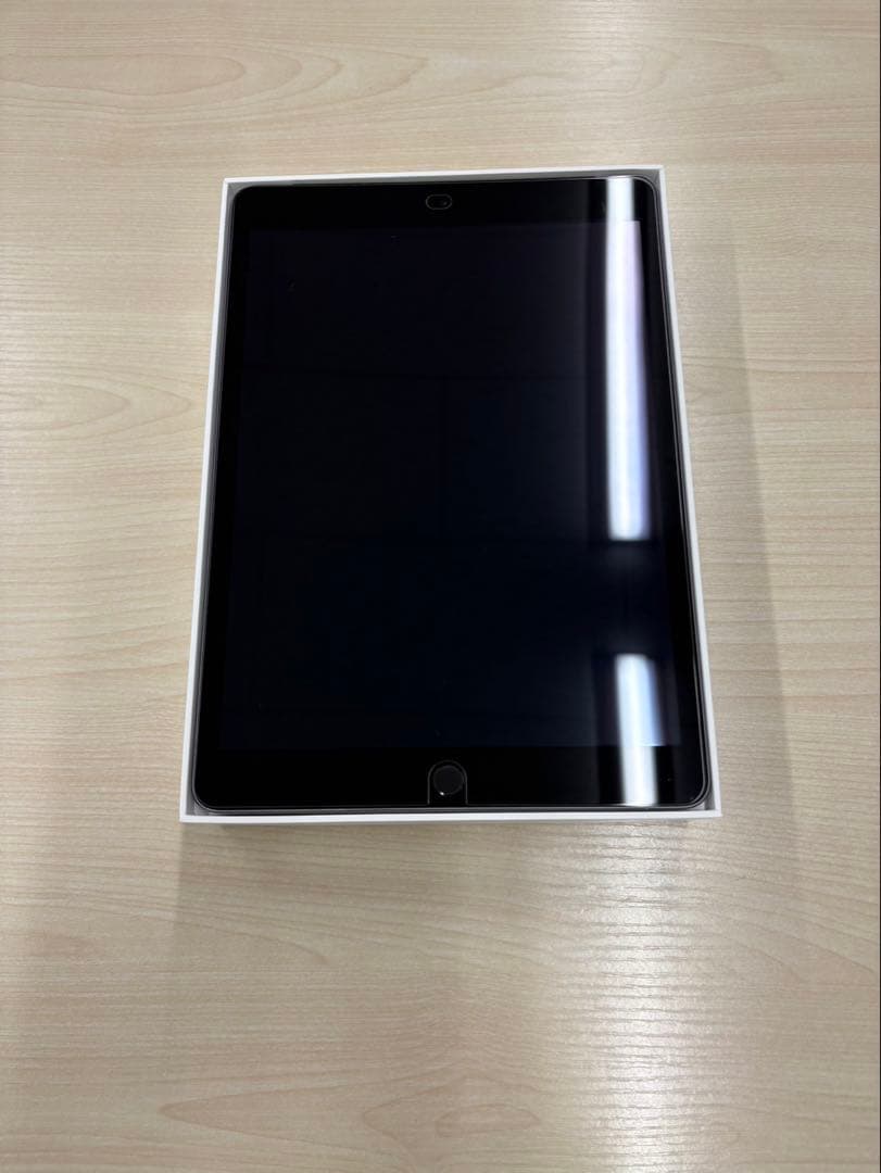 iPad 第9世代 256GB スペースグレイ MK4E3J／ドコモ解除SIM