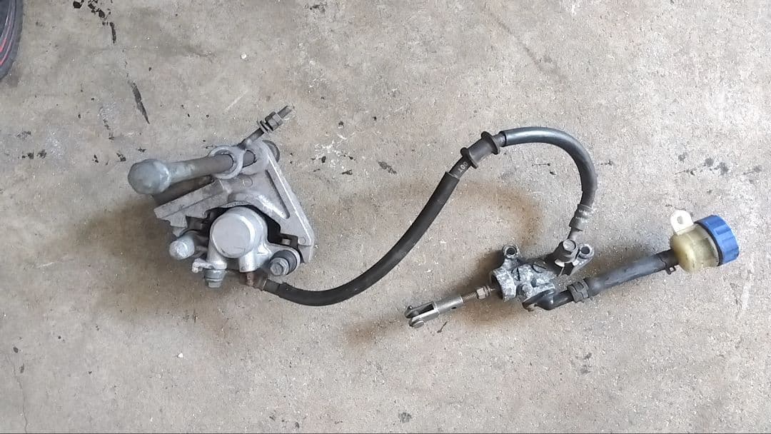 ヤマハTDR50,80 リアホイール ディスクブレーキリアブレーキキャリパー