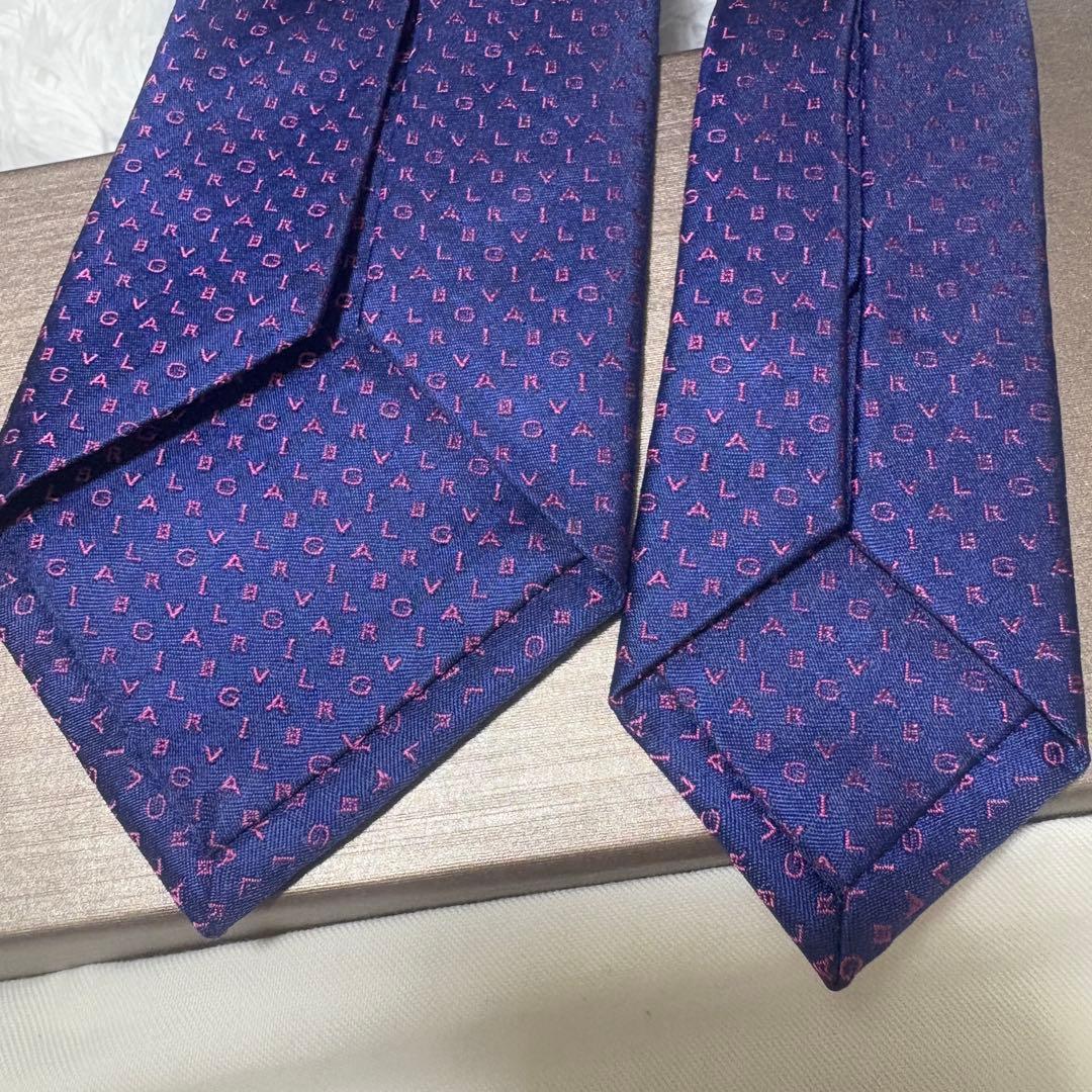 BELLE♡♡プロフ必読様　ご予約品✨現行✨新品✨ブルガリ ネクタイ ロゴマニ