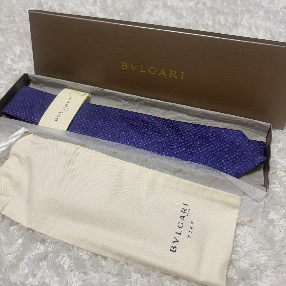 BELLE♡♡プロフ必読様　ご予約品✨現行✨新品✨ブルガリ ネクタイ ロゴマニ