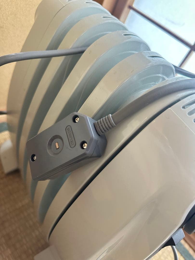 値下げDeLonghi オイルヒーター HJU1305D-OW