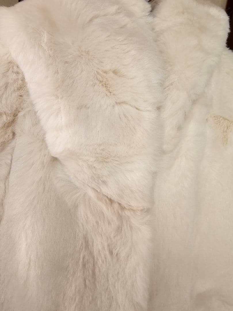 Hush Puppies ホワイトファー フード付きロングダウンベスト