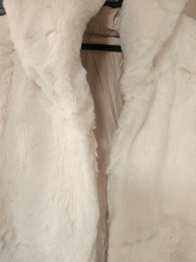 Hush Puppies ホワイトファー フード付きロングダウンベスト