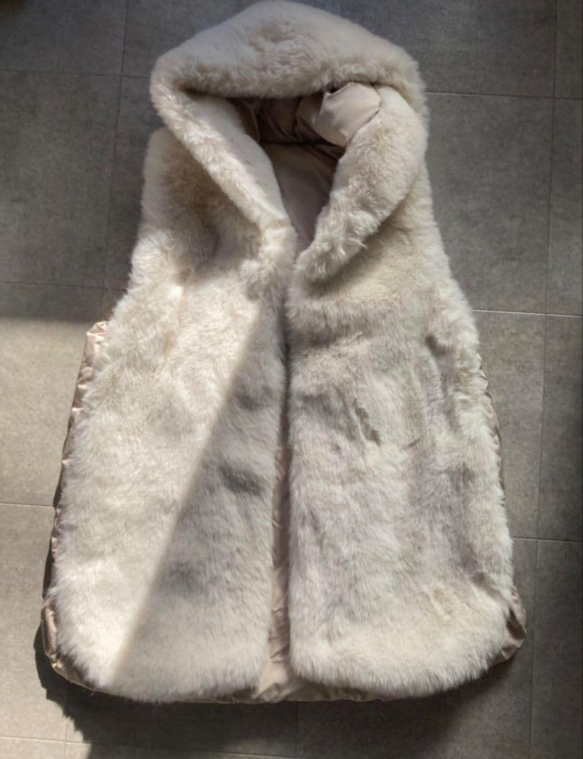 Hush Puppies ホワイトファー フード付きロングダウンベスト