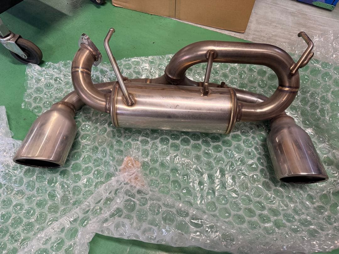 シエラ！ロッソモデロマフラー！