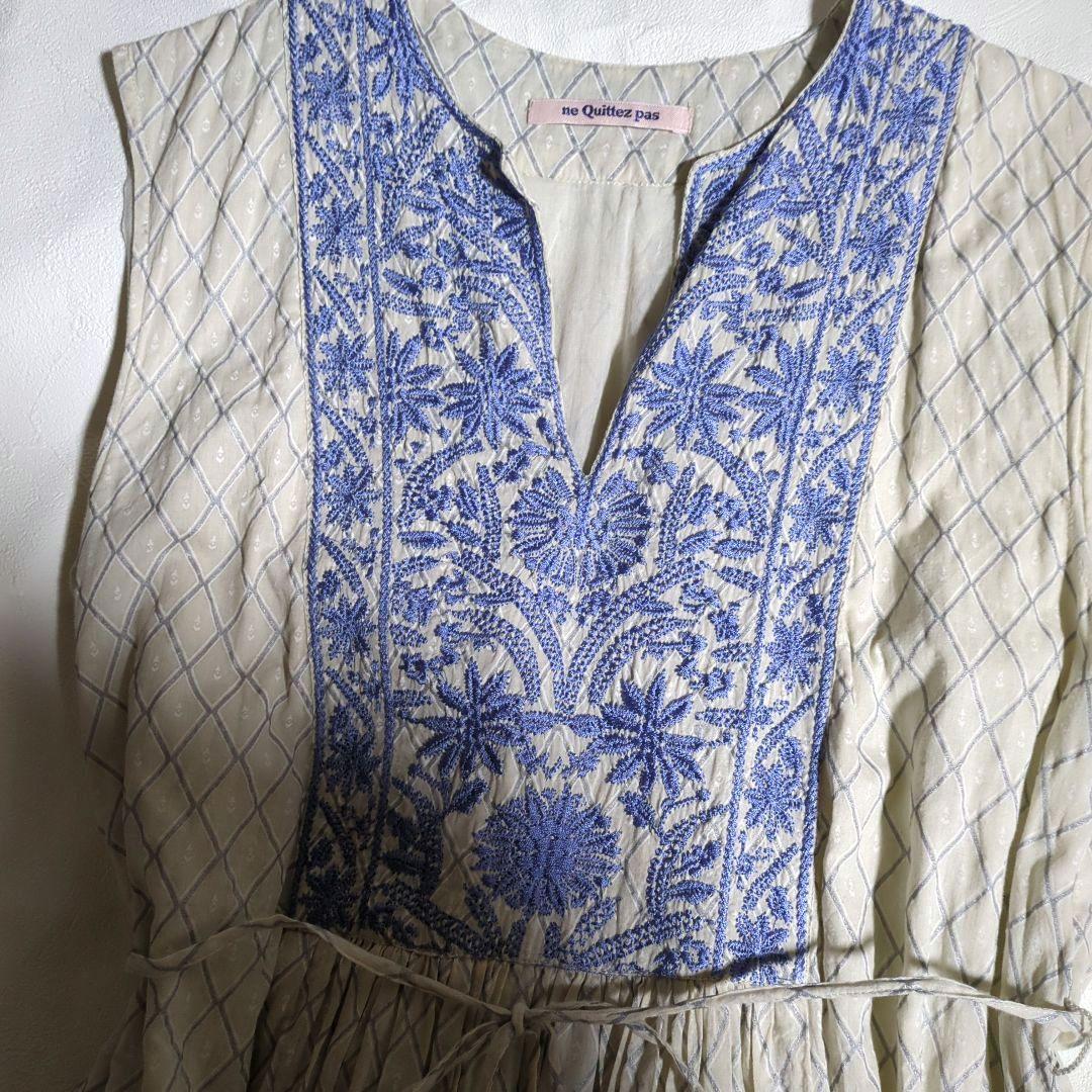 Pasand by ne Quittez pas 刺繍入りマキシドレス