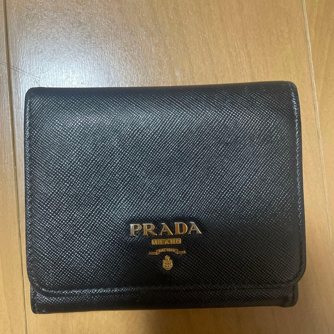 中*す様 PRADA 財布