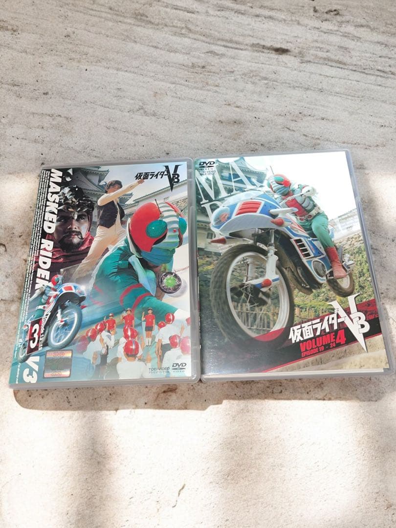 仮面ライダーV3 DVD #2巻と3巻はレンタル品です。