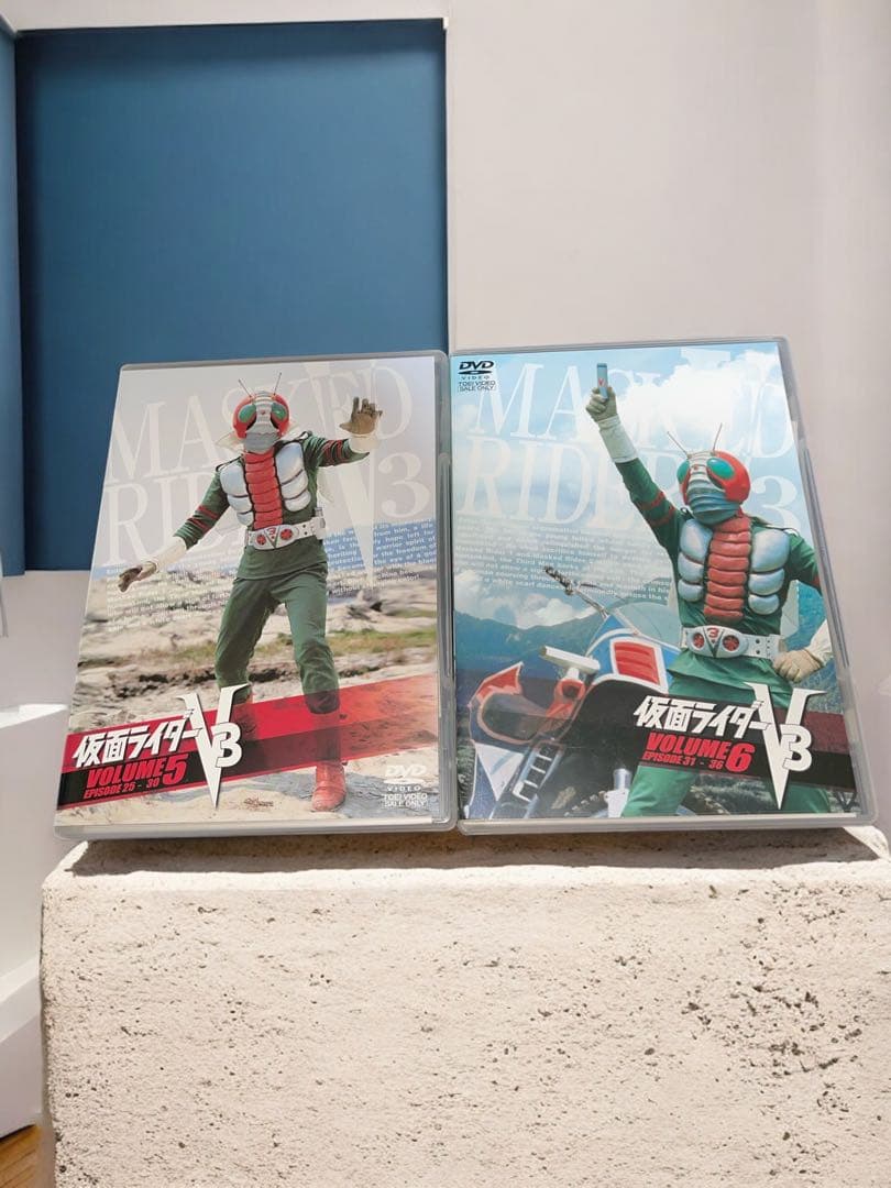 仮面ライダーV3 DVD #2巻と3巻はレンタル品です。
