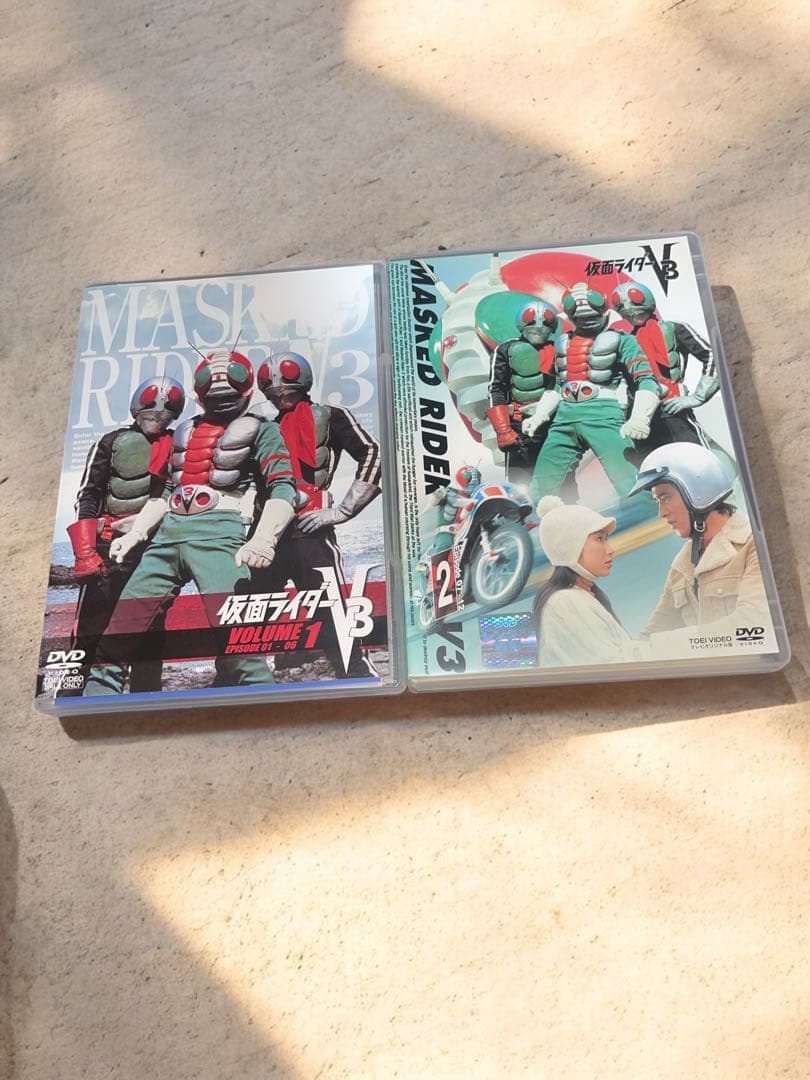 仮面ライダーV3 DVD #2巻と3巻はレンタル品です。