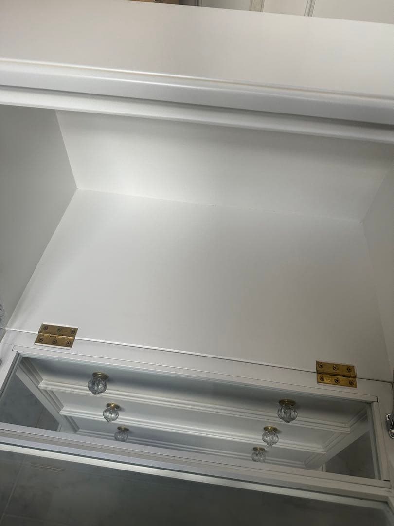 ホワイト ガラス扉付きチェスト 4段　キャビネット　姫系家具