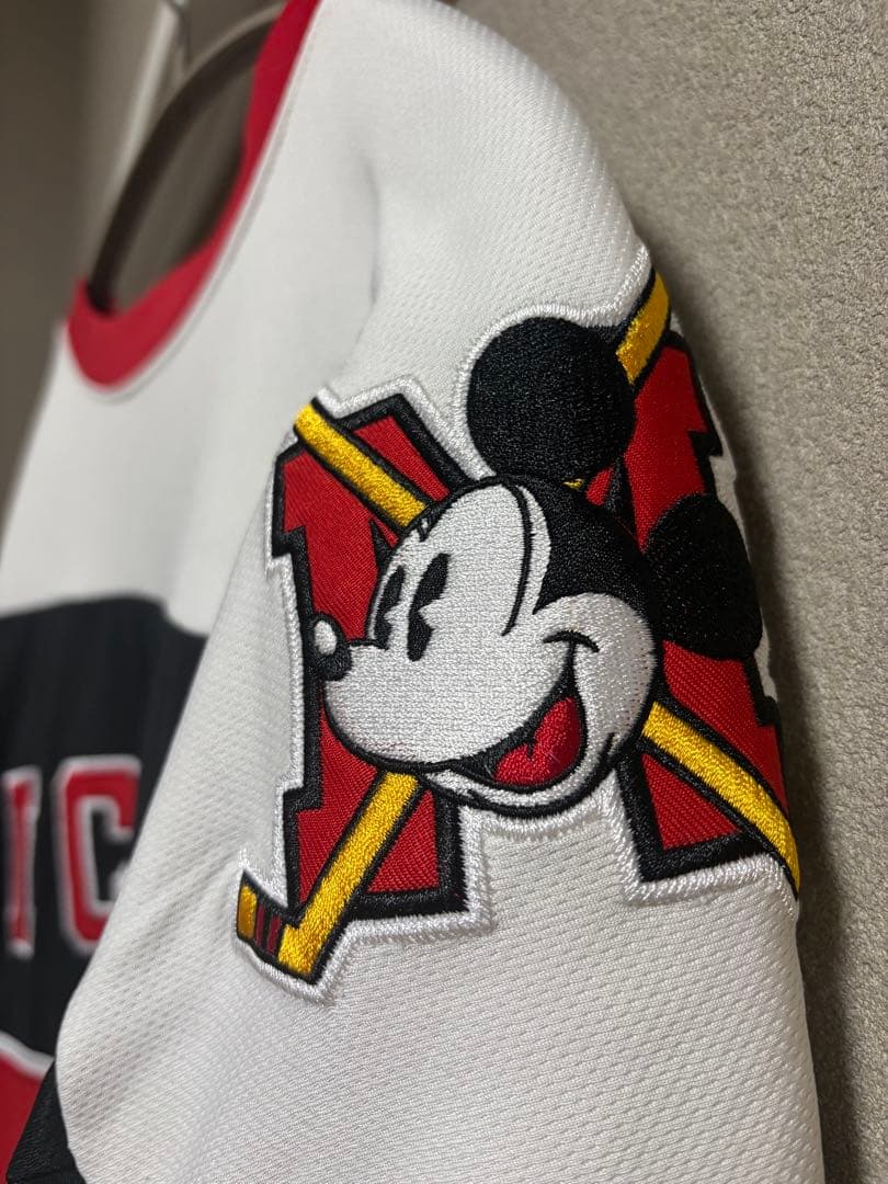 ディズニーパークス　ミッキーマウスアイスホッケージャージ