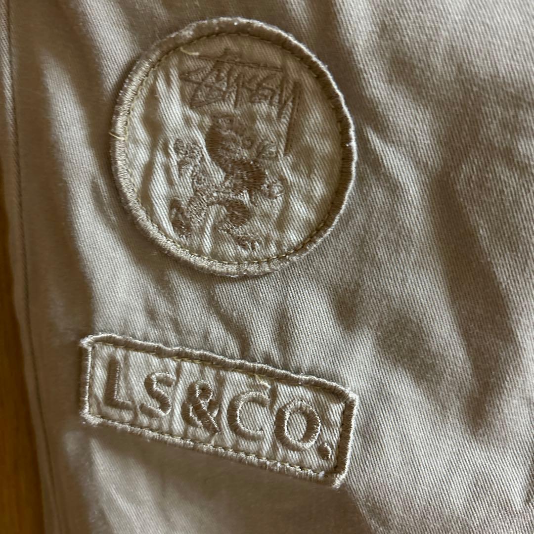 STUSSYとリーバイスのコラボチノパン