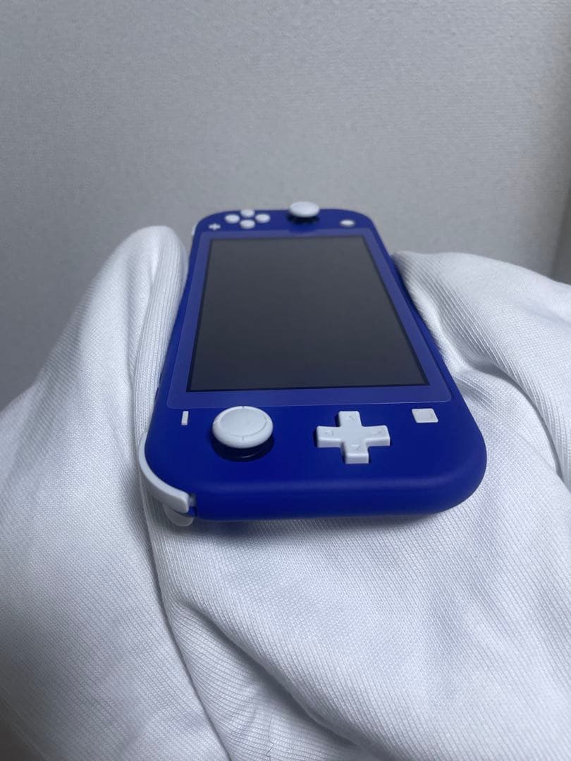 【超美品】Nintendo Switch Lite 青　ドラクエ11付き