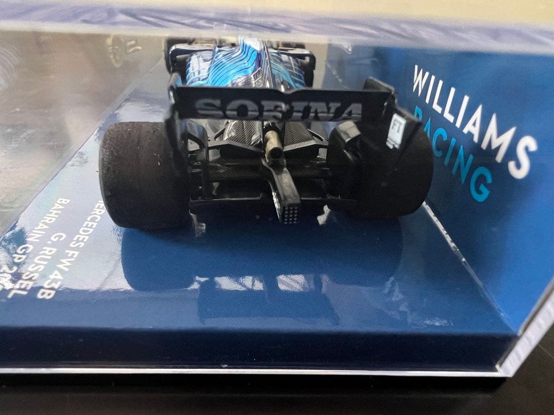 （1点物）F1 ウィリアムズ　ジョージラッセル直筆サイン入り 1/43